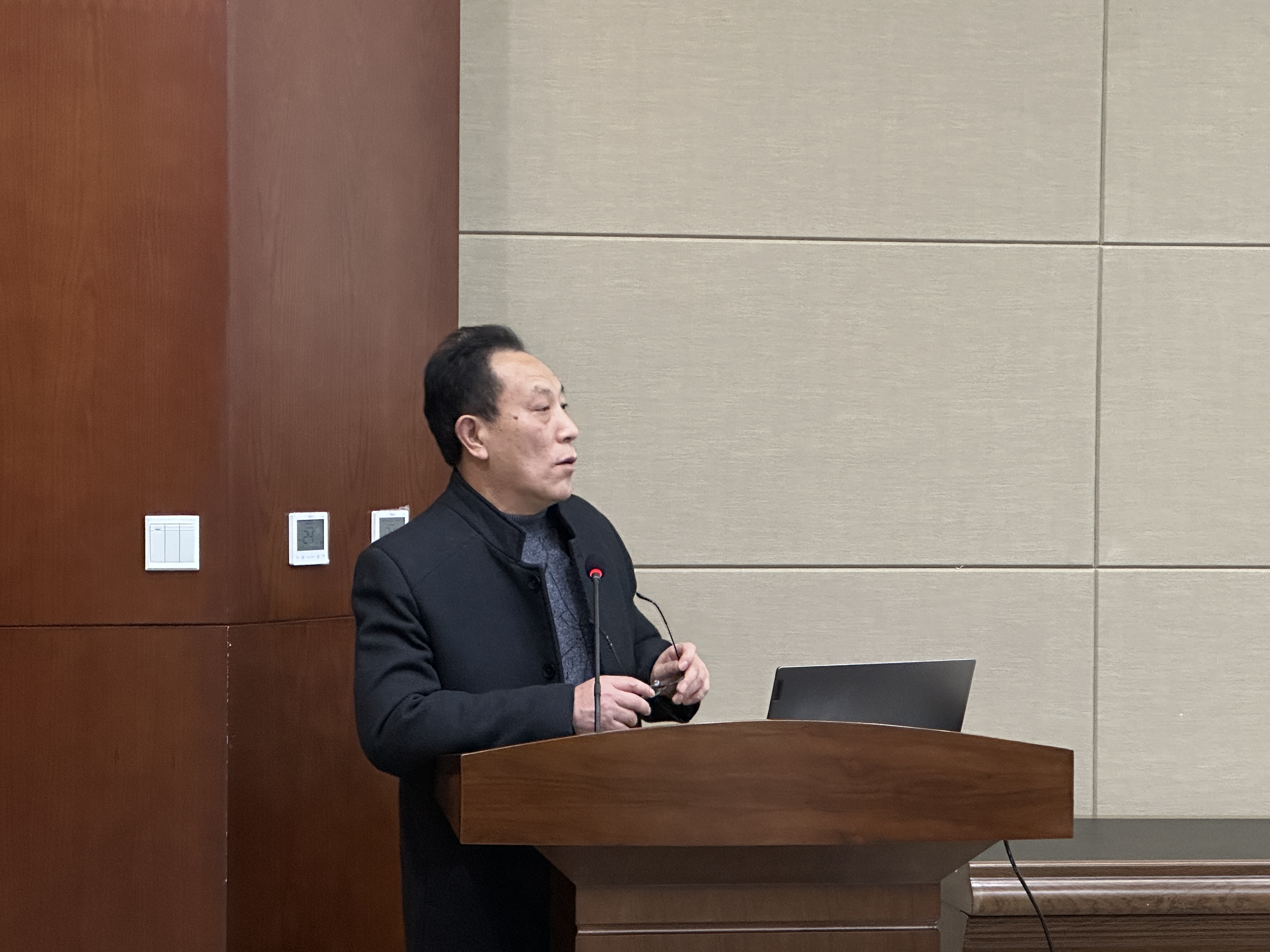 908215f376510543c56e17158650c41 908215f376510543c56e17158650c41