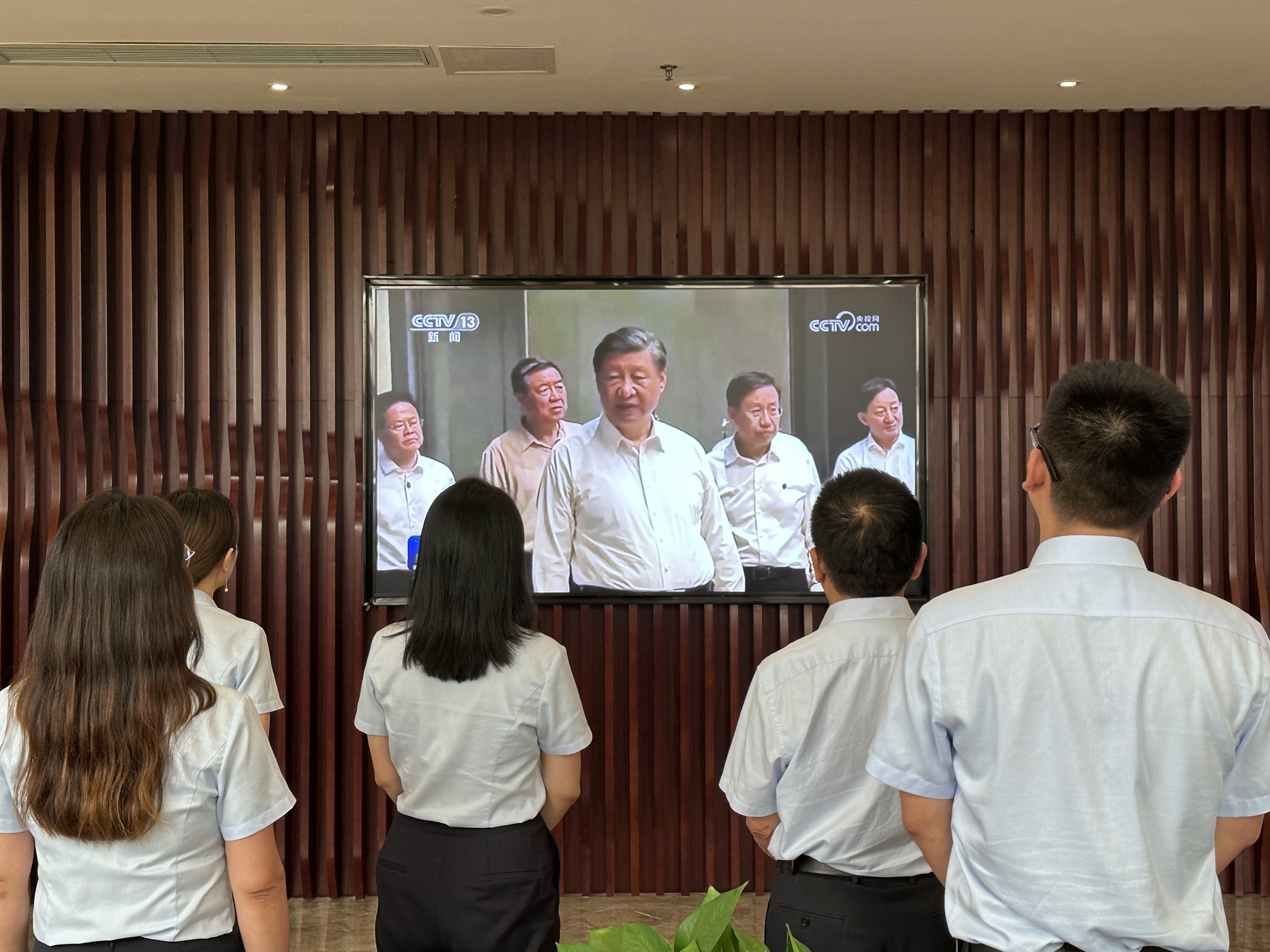 6e37aa3942a899aba581a4751e7c060