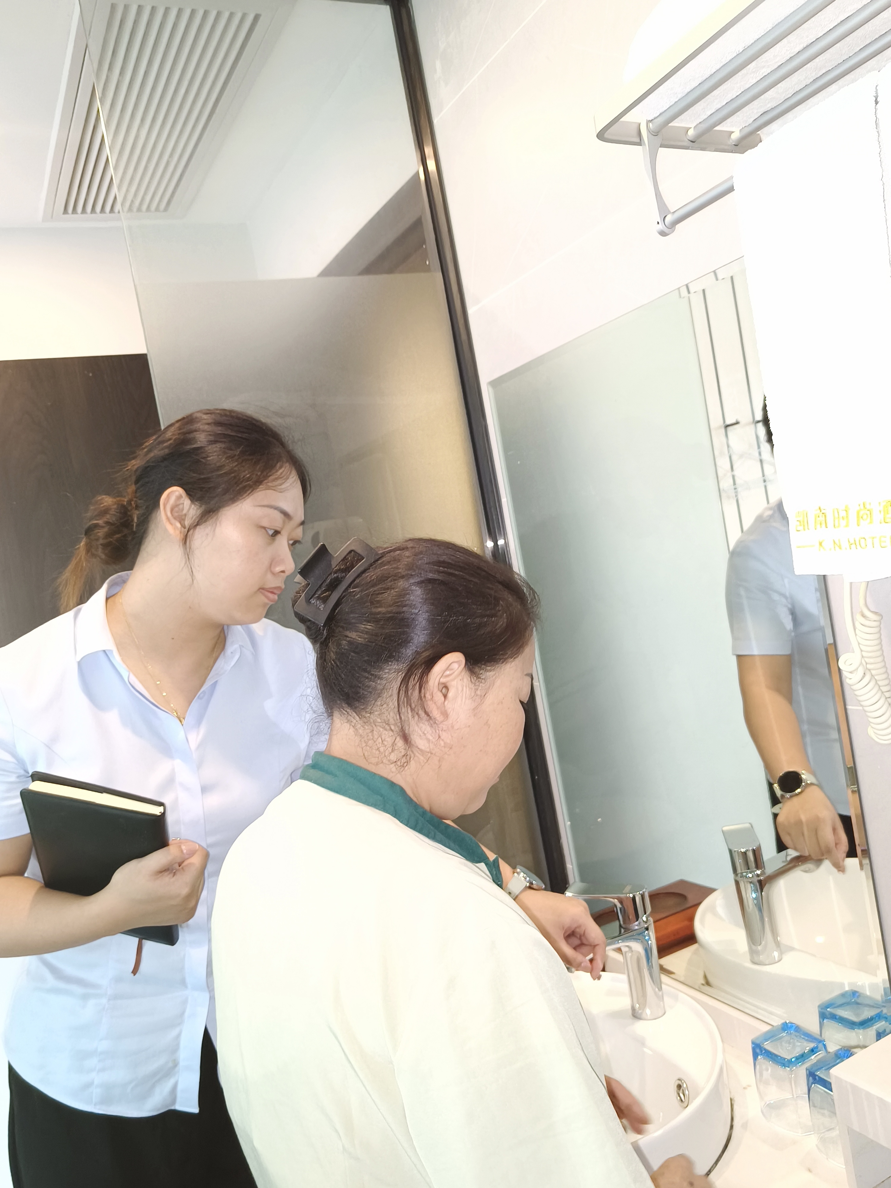 6e97eac2351f476b3772d611a9d83f0