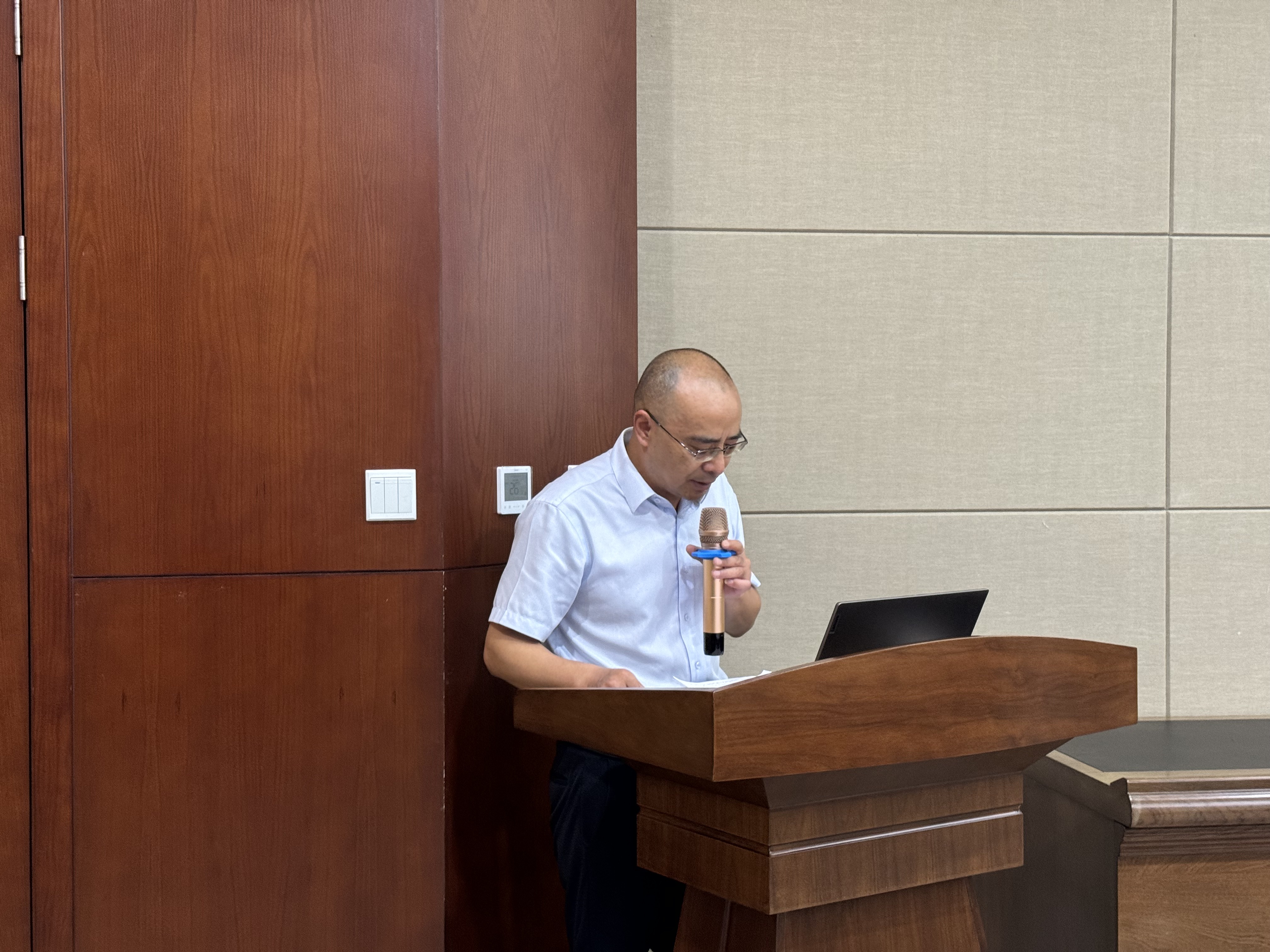 2dcb43a3f6d523b4c7c6cb489de9998f