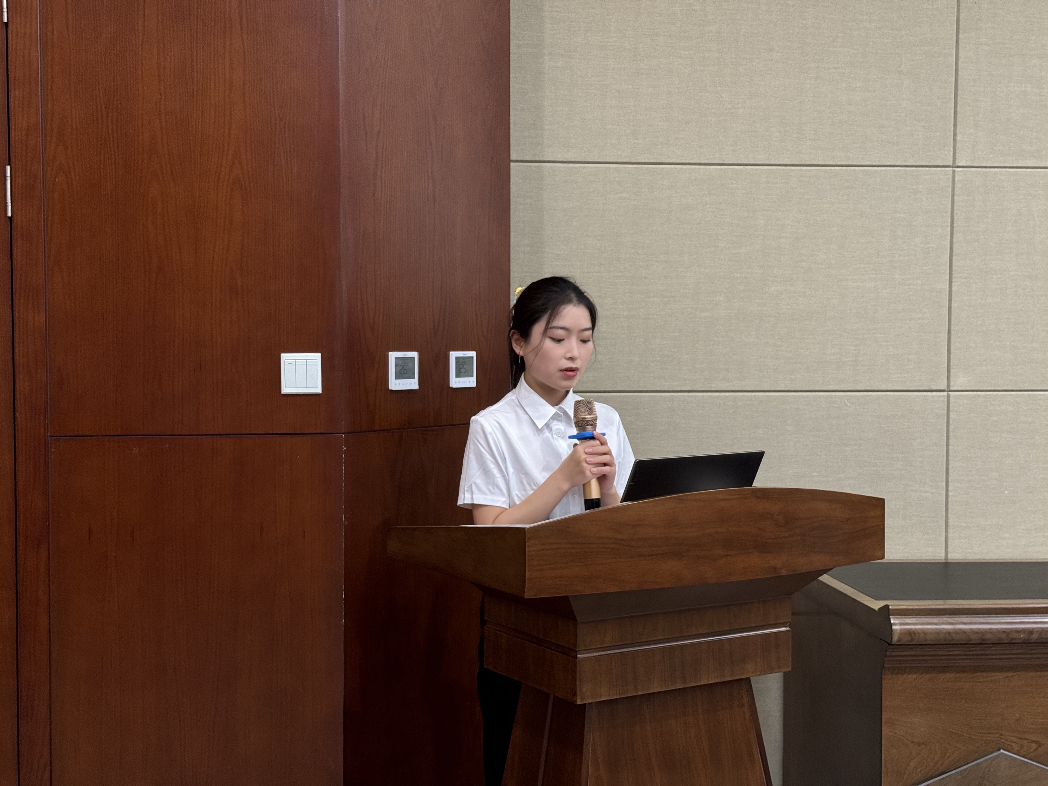 f52a75052e11da69e3c73c024df4fdac