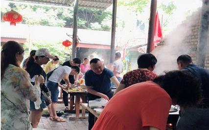 中共西城集团党总支为庆祝2018“七一建党节”举办厨艺比拼户外拓展活动